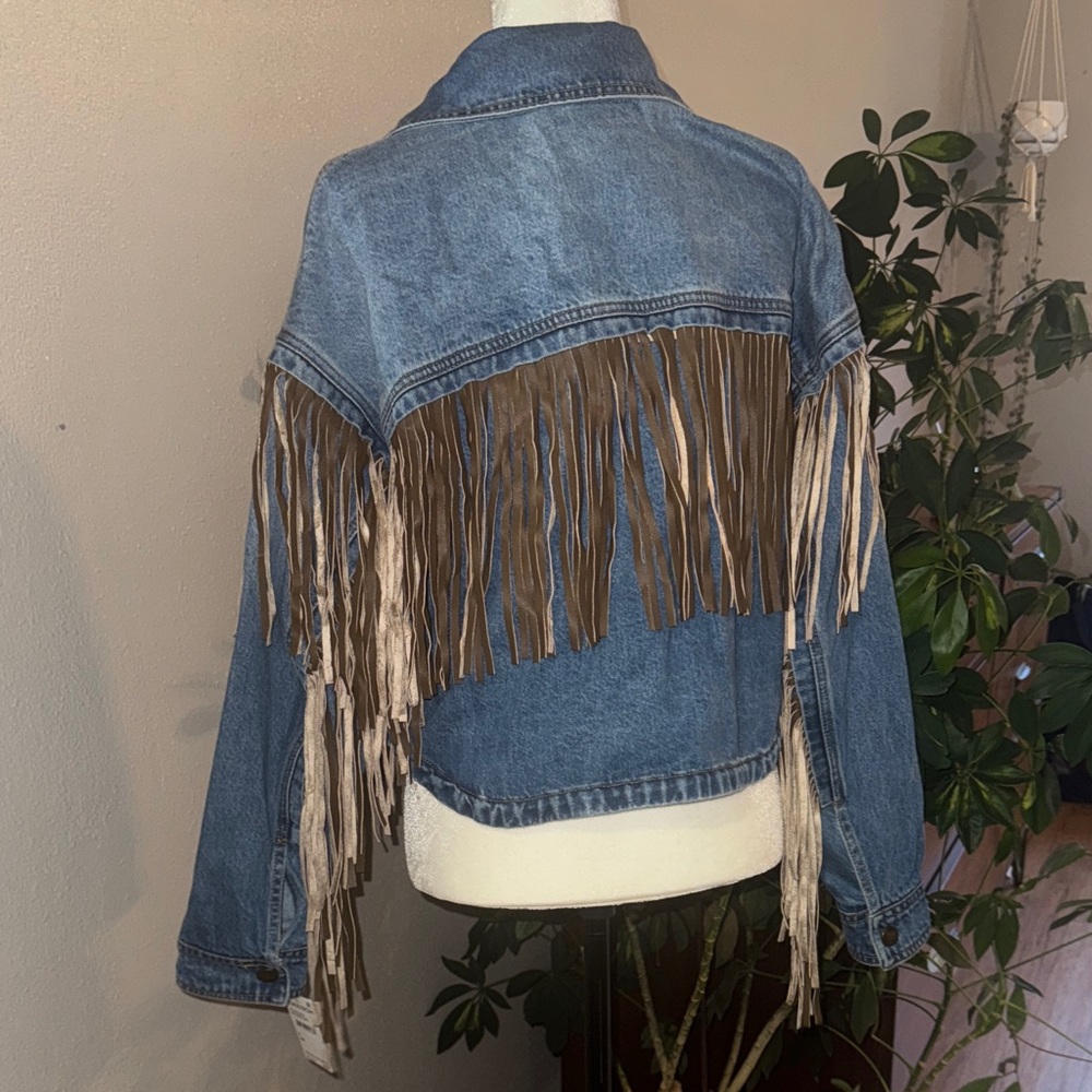 BLANK NYC Western Fringe Denim Jacket - Picture 4 of 8
